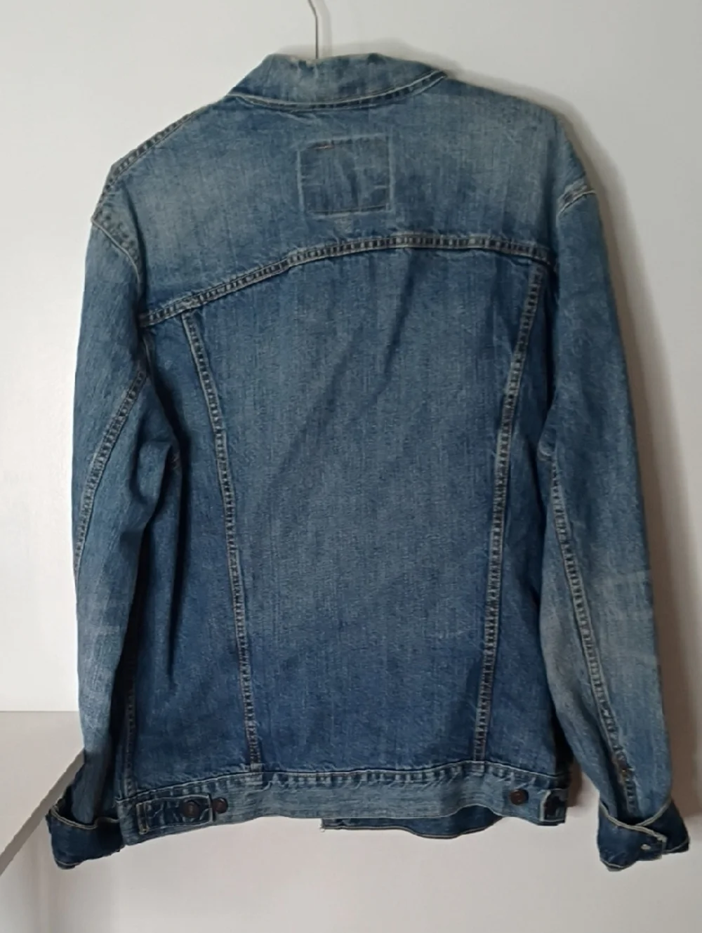 Vintage Levi's Men's Light Blue Denim Trucker Jacket 70589 - Picture 10 of 11